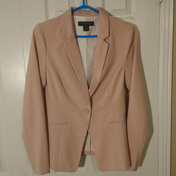 Suzy Shier Jackets & Blazers - EUC Suzy Shier Blazer